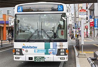 西鉄バス「西鉄香椎駅前」停 徒歩3分（約190m）